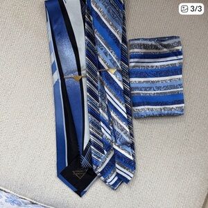 Stylish Blue and Silver Tie Set